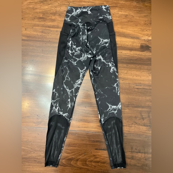 Buffbunny Set 2 Tops 1 Legging Size Small Workout Athleisure CrossFit Lift Yoga - Picture 9 of 16